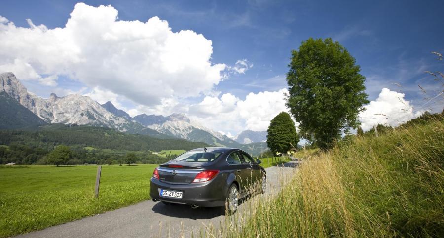  Opel Insignia 2012 года  (фото 9 из 32)
